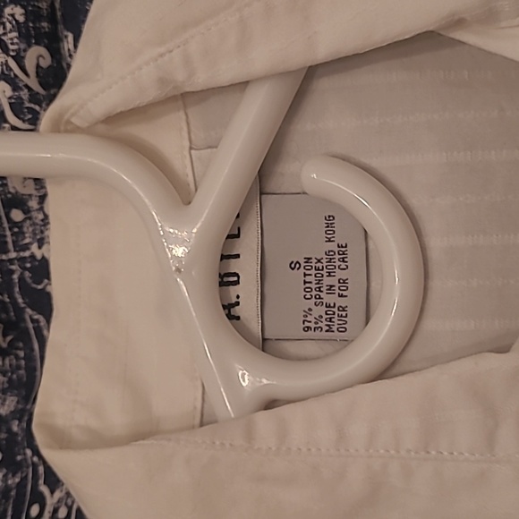 2 for 1 White Dress Shirts - Picture 4 of 9